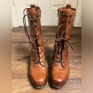 RARE! Frye Kendall Lace up combat